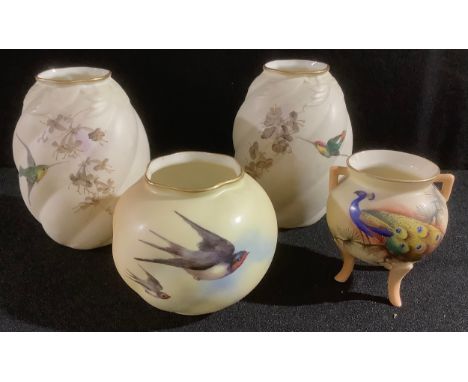 A pair of Graingers Worcester spirally lobed ovoid vase, painted with hummingbirds, 10cm, printed marks, c.1900; a similar Ro