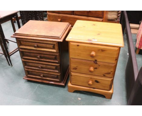 A modern pine three drawer bedside chest and an oak four drawer bedside chest, tallest 65 cm high.