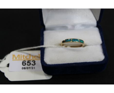 14 ct gold and opal ring, size O 