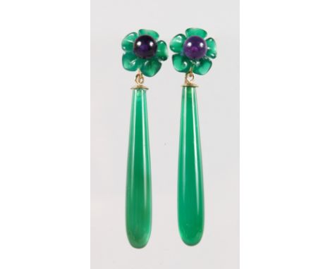 A PAIR OF 9CT GOLD, JADE AND AMETHYST DROP EARRINGS.