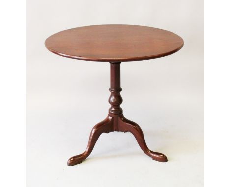 A GEORGE III MAHOGANY CIRCULAR TILT TOP TRIPOD TABLE. 2ft 4ins diameter.