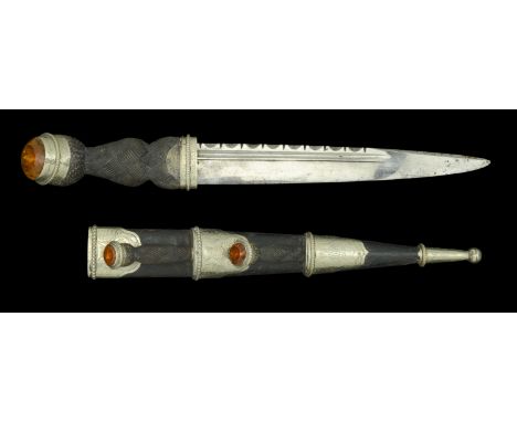 A Gentleman’s Scottish Dirk. A fine Civilian Dirk, by R. Kinnear, Arbroath, plain 250mm blade with single fuller toothed back
