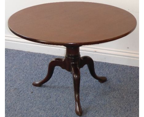 A Georgian circular mahogany birdcage mechanism table on tripod base with pointed pad feet, 82cm wide 