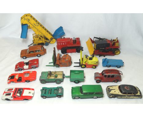 DINKY TOYS INC 2 FORKLIFTS, LANDROVER + TRACTOR + 2 SUPERTOY HEAVY TRACTORS 