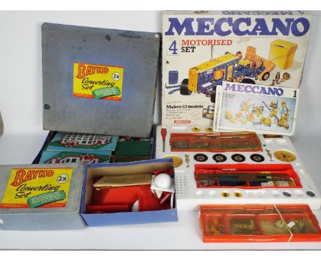 Meccano - Bayko - A boxed Meccano Motorised set 4 with boxed Bayko Converting sets 3 &amp; 4. They are unchecked for complete