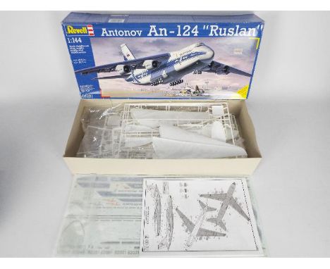 Revell - A boxed 1:144 scale Revell Antonov An-124 'Ruslan' plastic model aircraft kit. The model appears to be in Mint condi