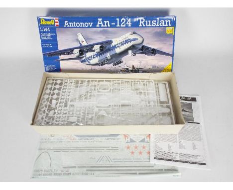 Revell - A boxed 1:144 scale Revell Antonov An-124 'Ruslan' plastic model aircraft kit. The model appears to be in Mint condi