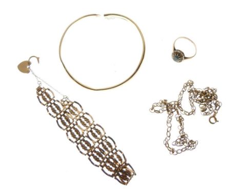 Assorted 9ct gold, yellow metal and unmarked jewellery to include; a hollow bangle, bracelet, belcher-link chain, etc, 22.9g 