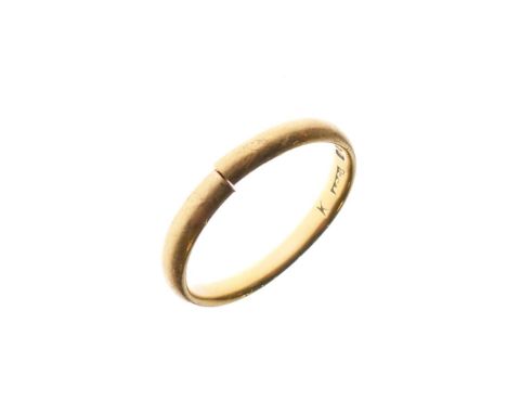 George V 22ct gold wedding band, size K (split), 2.4g approx  