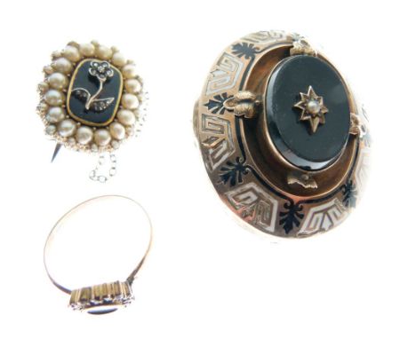Victorian oval mourning brooch with central seed pearl within black and white enamel border, hair panel back, 4cm wide, a Vic