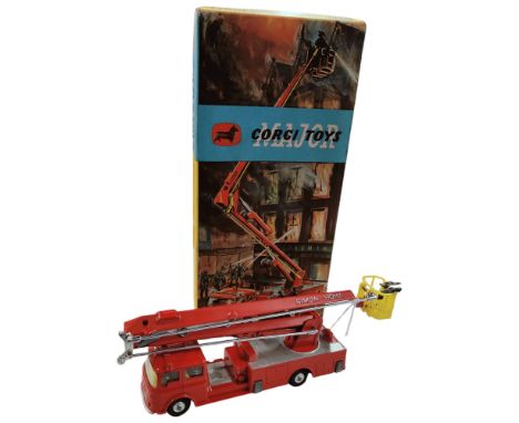 VINTAGE CORGI MAJOR SNOCKEL FIRE ENGINE &amp; ORIGINAL BOX