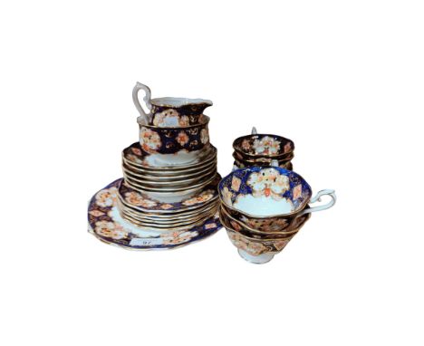 ROYAL ALBERT HEIRLOOM CHINA TEASET