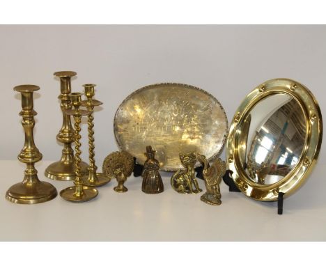 A good selection of assorted vintage brass ware 
