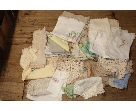 A box of vintage table linen &amp; other 