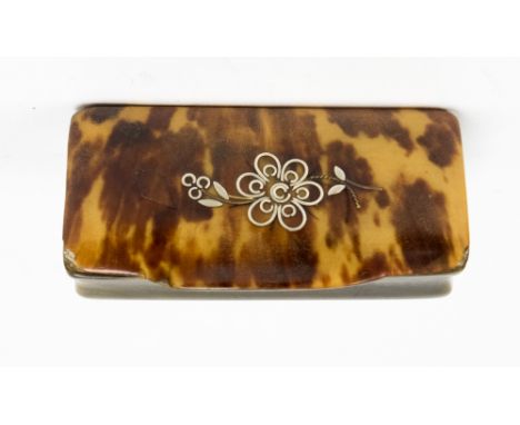 A 19th Century rectangular horn snuff box, blonde tortoiseshell cover with wirework to form a floral device, width 6cm

