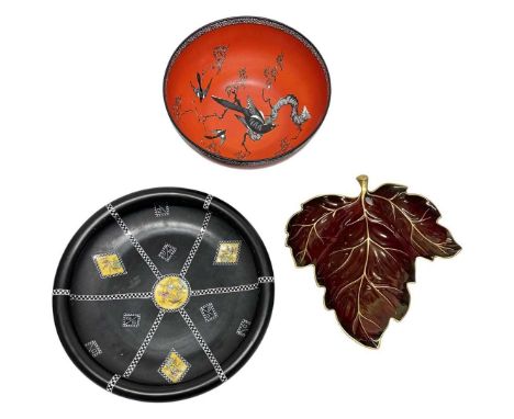 Carltonware 'Magpie' Decorated Red Ground Bowl, printed marks, numer 2907together with two further pieces of Carltonware25cm 