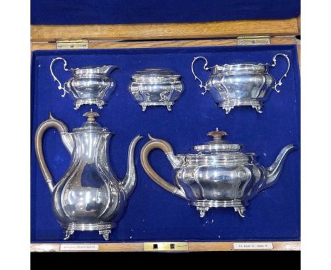 Cased 5 Piece Silver Goldsmiths &amp; Silversmiths Tea/Coffee Service. 1956 g. London 1901/1902. Case has original retailers 