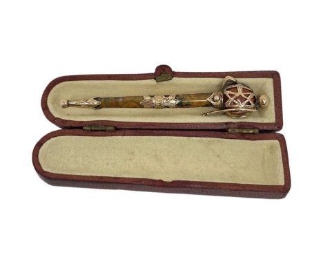 Scottish 9 ct Gold Mounted Agate Dagger BroochIn original Morocco leather lined case.