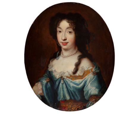 French school of the late 17th century."Lady".Oil on canvas (oval).Frame, 19th century.Frame (later) with woodworm. It presen