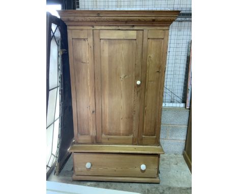An antique pine tall boy with ceramic handles large drawer to base. (With working key)W:108cm x D:59cm x H:176cm