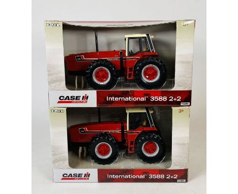 ERTL 1:32 Scale International 3588 tractor snoopy models - Boxed (2)