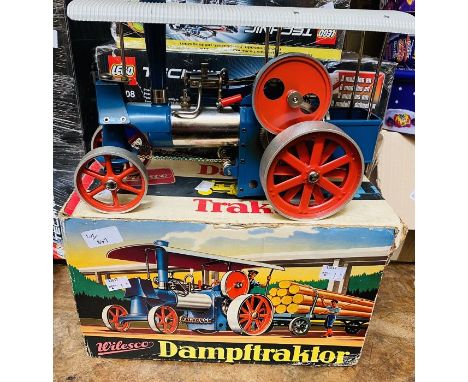 Wilesco No. D40 traction engine comprising of blue &amp; red body housed in the original box.