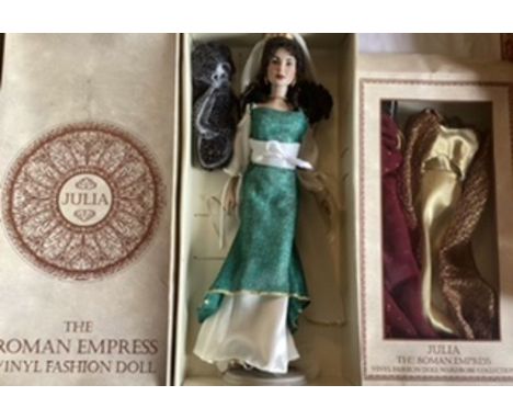 Franklin Mint Vintage Vinyl Portrait fashion doll wardrobe collection doll set ; Roman Empress Julia&nbsp; doll boxed in gree