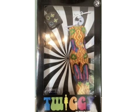 Franklin Mint ; Twiggy vinyl portrait doll outfit ; psychedelic trouser suit boxed Ensemble(1)