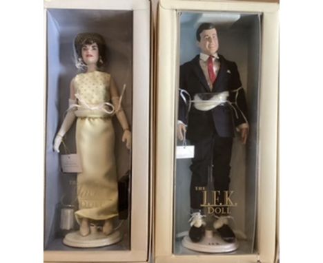 Franklin Mint ;Jackie Kennedy and JFK boxed vinyl portrait dolls boxed and unused pair (2)