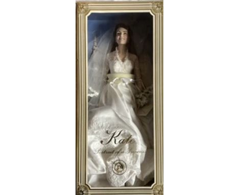Franklin Mint Vintage Vinyl Portrait doll set ; Kate Middleton, Duchess of Cambridge doll in wedding gown ; Boxed doll unused
