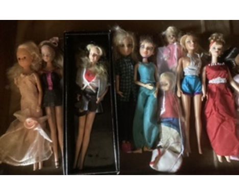 Vintage teen fashion dolls selection in good played with condition( quantity)&nbsp;