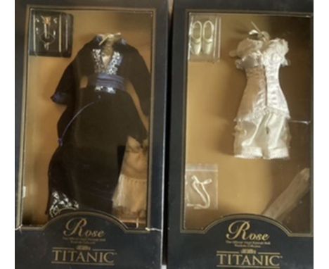 Franklin mint Vinyl Portrait dolls outfit ;&nbsp; Titanic Rose outfits ;Navy velvet gown and Lingerie set. Mint boxed items.(