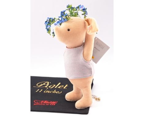 Steiff Piglet Winnie the Pooh Walt Disney Showcase, White Tag 662324, LE 1500, 2006, Mohair, Swing label Certificate, Carry B