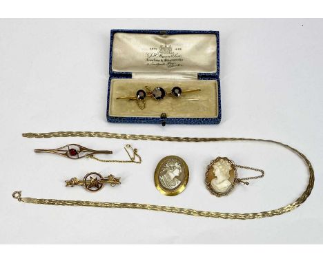 VICTORIAN &amp; LATER 9CT GOLD AND OTHER JEWELLERY GROUP (6) to include a Palmier link necklace, 46cms L (open), 3 x bar broo
