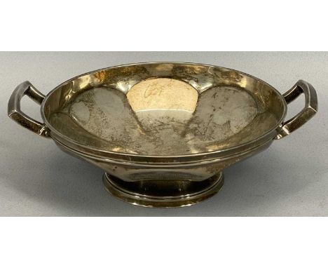TWO-HANDLED SILVER PRESENTATION BOWL, Birmingham 1924, probably Ernest Druiff &amp; Co, segmented form on a circular foot, in