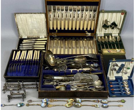 CASED &amp; LOOSE QUANTITY OF TABLE CUTLERY, to include an oak cased set of twelve Xylonite handled fish knives and forks wit