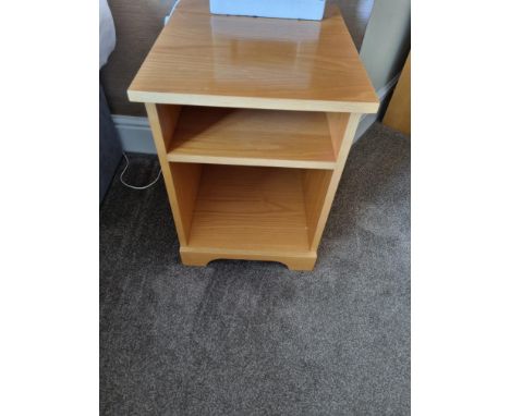 { Option of lots:  409, 410, 411, 412, 413, 414 } 2x Pine Bedside Cabinets With Shelf W 425mm D 520mm H 580mm (7)