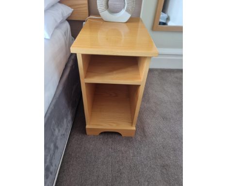 { Option of lots:  409, 410, 411, 412, 413, 414 } 2x Pine Bedside Cabinets With Shelf W 330mm D 520mm H 580mm (17)