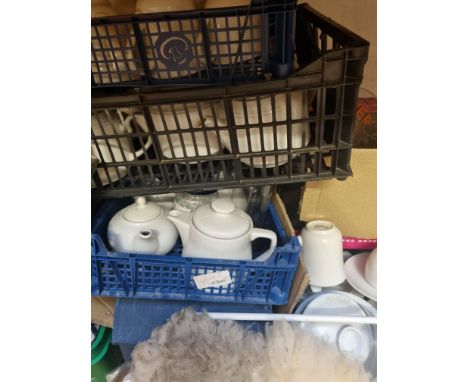 A Quantity Of Various Tea Pots, Cups And Saucers