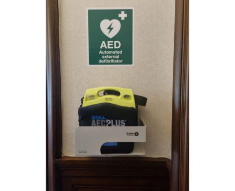 Zoll AED Plus Automatic External Defibrillator With Wall Bracket