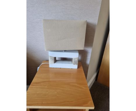 { Option of lots:  574, 575 } A Pair Of Cream And Gold Ceramic Bedside Lamps H 420mm (7)