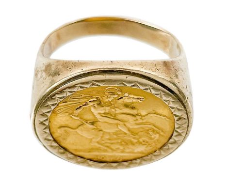 A 9ct gold-mounted 1976 full sovereign coin ring. Size S, 15g.