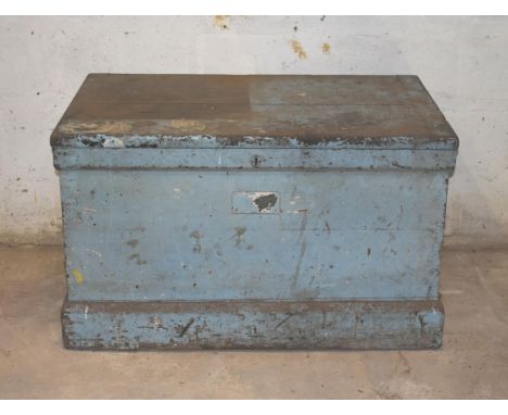 A large fitted tool chest for restoration