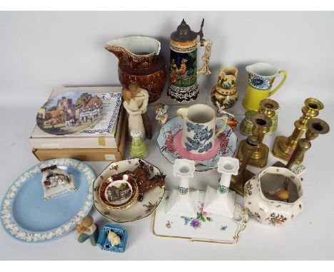 A mixed lot comprising ceramics to include crested ware candlestick pair, stein, Beswick foal, Meissen cutting board with flo