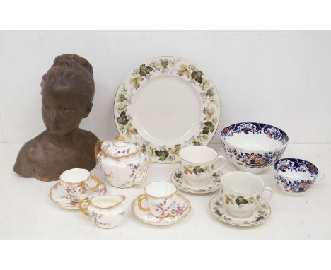 Ceramics - a Royal Doulton 3343 pattern caberet set, for two; a Royal Doulton Larchmont pattern part tea and dinner service; 