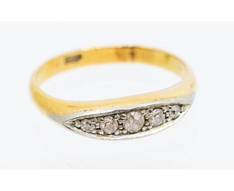 A Victorian diamond and 18ct gold five stone boat head ring comprising five old cushion cut diamonds, size O, total gross wei