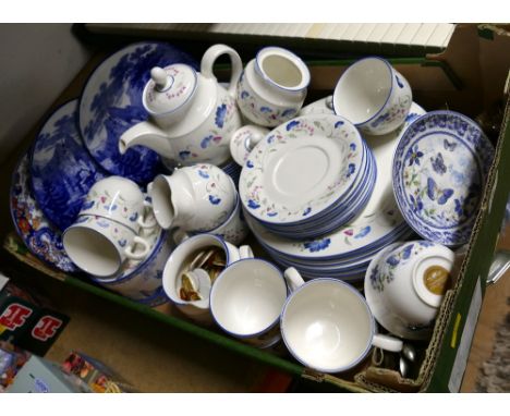 Expressions English China tea and dinnerware Windermere pattern, blue and white plates, cutlery, cabinet cups and saucers etc