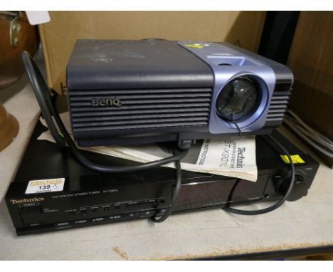 Technics stereo tuner Model STX901L and Benq projector