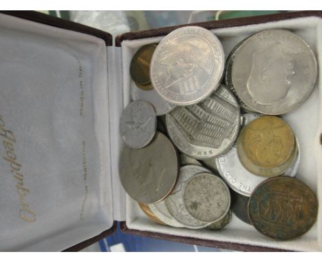 A quantity of coins: 1921 Morgan Dollar etc; together with three circus medallions, two Tom Thumb, one x PT Barnum and a WWI 