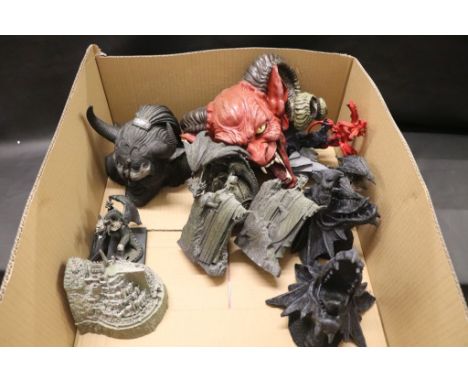 Collection of Models including Sideshow Weta Collectables Lord of the Rings The Argonath, Minas Tirith plus Gargoyles, Devil 